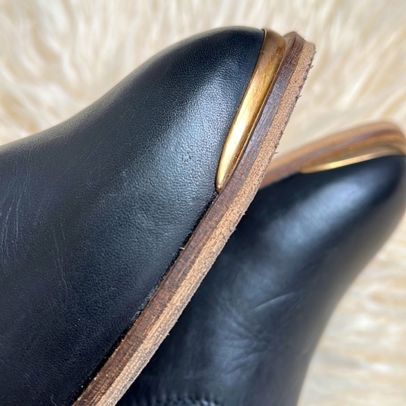 🆕 ALDO BLACK LEATHER ANKLE BOOTS WITH GOLD METAL ON THE TIP SIZE 8.5 - Picture 9 of 11